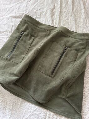BCBG Max Azria stretch suede mini skirt with curved sides medium olive green